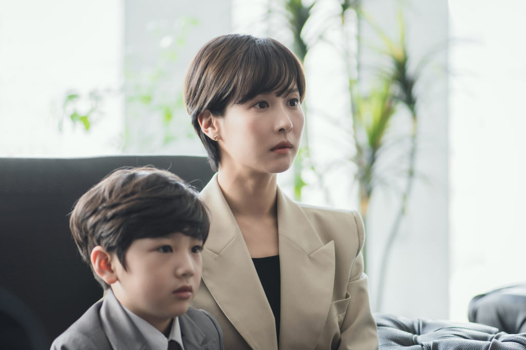 《寄生上流》富太太新作！曹如晶《High Class》上演小三互摑巴掌超狗血，網友稱：《上流戰爭》+《天空之城》綜合版