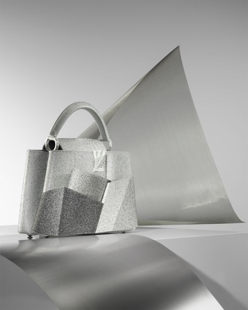 LV 與建築大師 Frank Gehry 推出限量聯名系列：重新演繹經典包袋 Capucines、Twisted Box Trunk