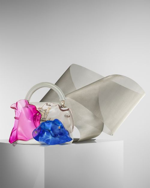 LV 與建築大師 Frank Gehry 推出限量聯名系列：重新演繹經典包袋 Capucines、Twisted Box Trunk