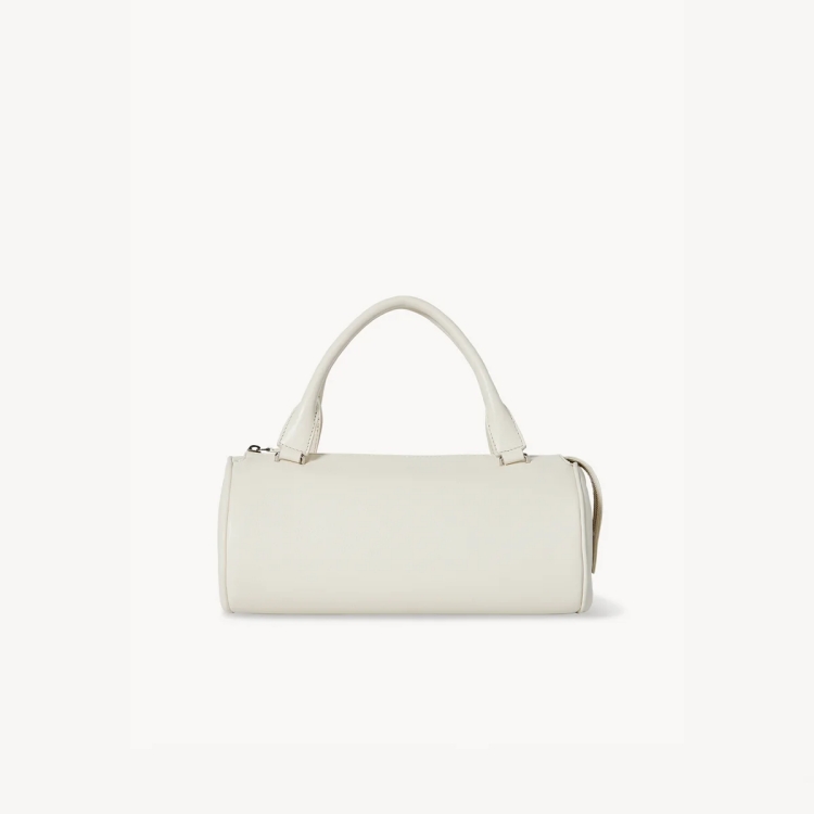 2025精品「圓筒包」推薦Top 7！Loewe皺褶皮革復古時髦，Bottega Venta工藝細節滿分