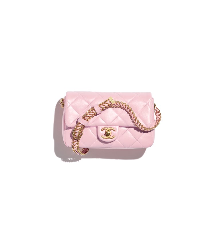 Chanel 2025春夏前導系列「迷你包」5款推薦：「22」包鏤空雙C Logo款搭配性很高，皮穿練肩背包最經典！