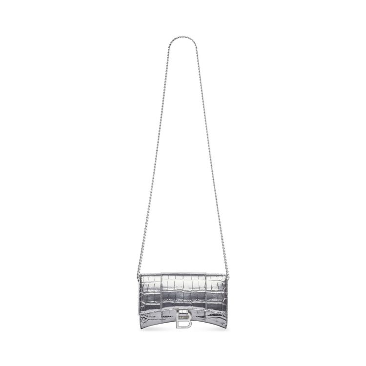2025精品「WOC鏈帶錢包」8款必收：Dior、Gucci經典百搭，Balenciaga「銀色沙漏包」未來風超吸睛！