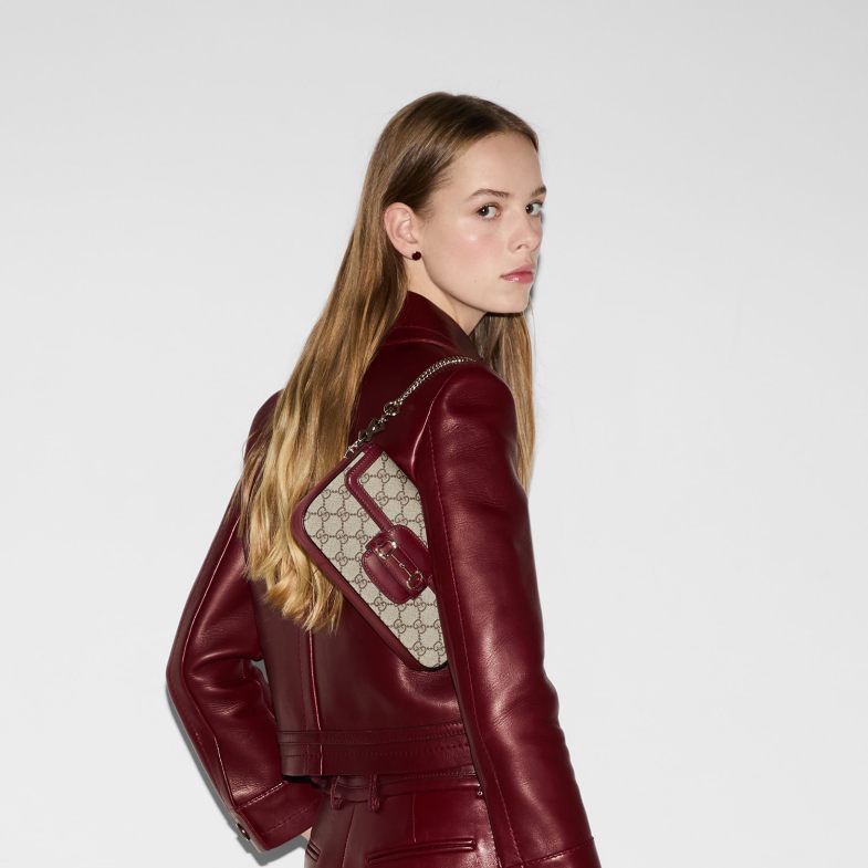 2025精品「WOC鏈帶錢包」8款必收：Dior、Gucci經典百搭，Balenciaga「銀色沙漏包」未來風超吸睛！