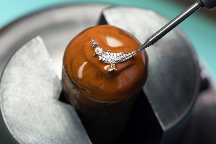 Tiffany 2025腕錶新作4大系列介紹!經典「石上鳥」、標誌「十字繡」再現錶盤,值得錶迷藏家珍藏