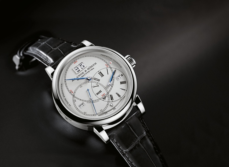 【腕錶小教室】什麼是機械錶三大複雜功能之一的「萬年曆」？8大重點解析與「全日曆」、「年曆」的關鍵區別