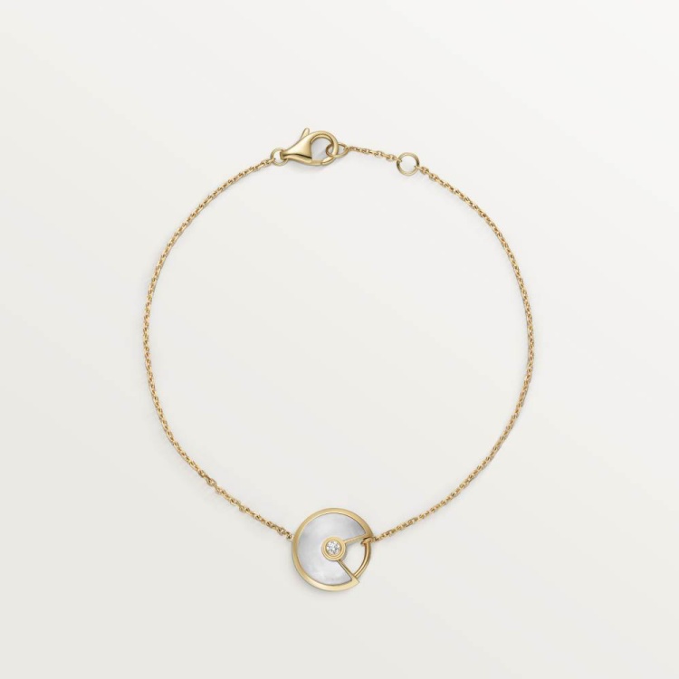 春季精品「珍珠母貝手鍊」推薦10選!卡地亞幸運符寓意深遠、VCA經典四葉草5萬內就能入手