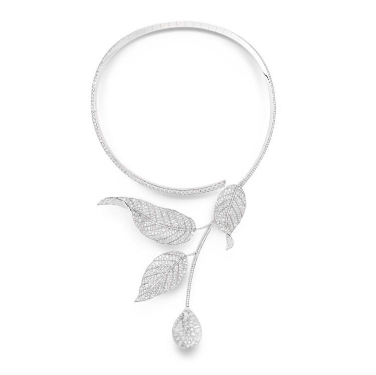 Boucheron 2025高級珠寶系列彷彿「生物百科」！常見植物花卉不夠看，蒼蠅、飛蛾也能載身上！