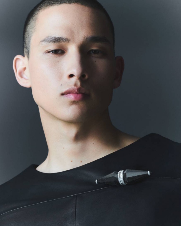 從LV、Bvlgari到Tiffany,珠寶品牌搶攻中性市場!7點深入解析「男性珠寶演變史」,男人戴珠寶最早源自古希臘?