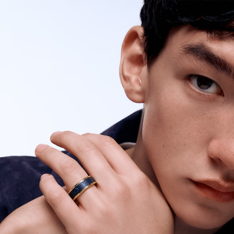 從LV、Bvlgari到Tiffany,珠寶品牌搶攻中性市場!7點深入解析「男性珠寶演變史」,男人戴珠寶最早源自古希臘?