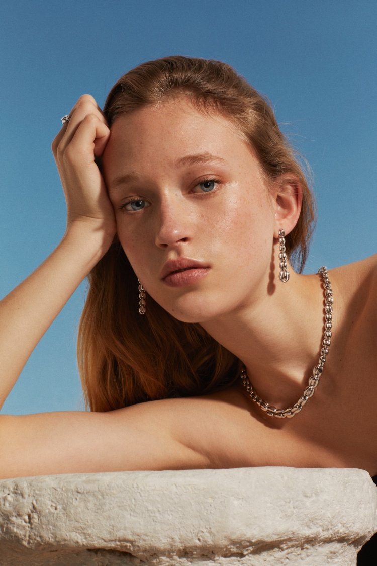 agnès b.「Bijoux」春夏首飾推薦4大系列！法式優雅、都會俐落各自精彩，共同演繹當代審美