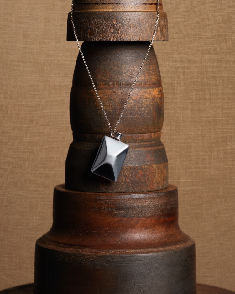 Loro Piana 2025春夏珠寶延續百年傳奇！服裝材質成設計靈感、動物吊墜致敬奢華面料