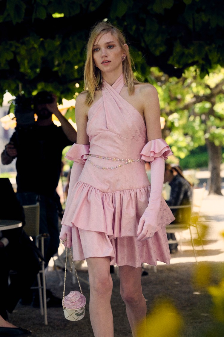 Chanel 2025/26度假系列10大重點包款：25包新色登場，「冰淇淋硬殼包」掀起話題！