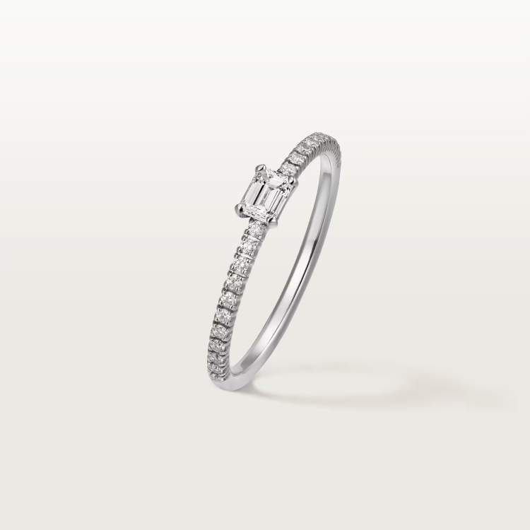 平均十萬「精品鑽石婚戒」推薦8款！Tiffany鑲鑽V字、Cartier「這款」當求婚鑽戒也OK