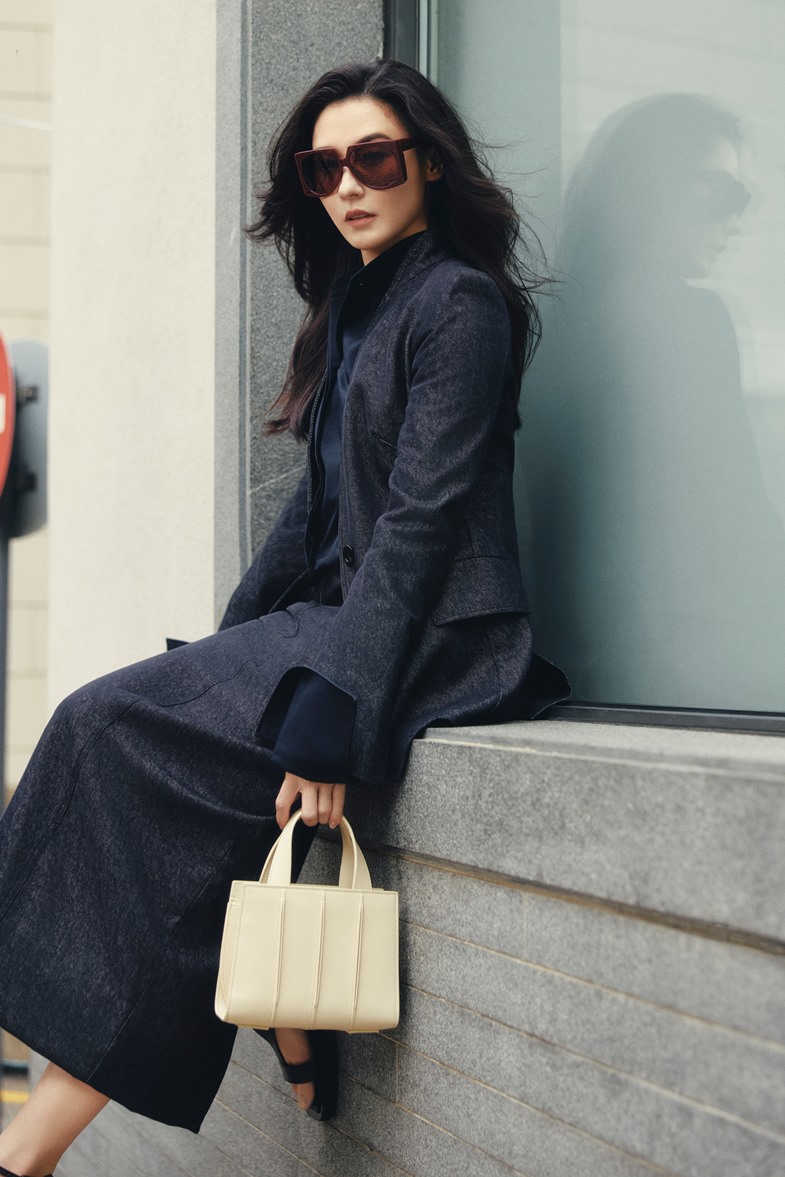 10年人氣不減！Max Mara Whitney 包款3大魅力：融入建築美學、實用大容量