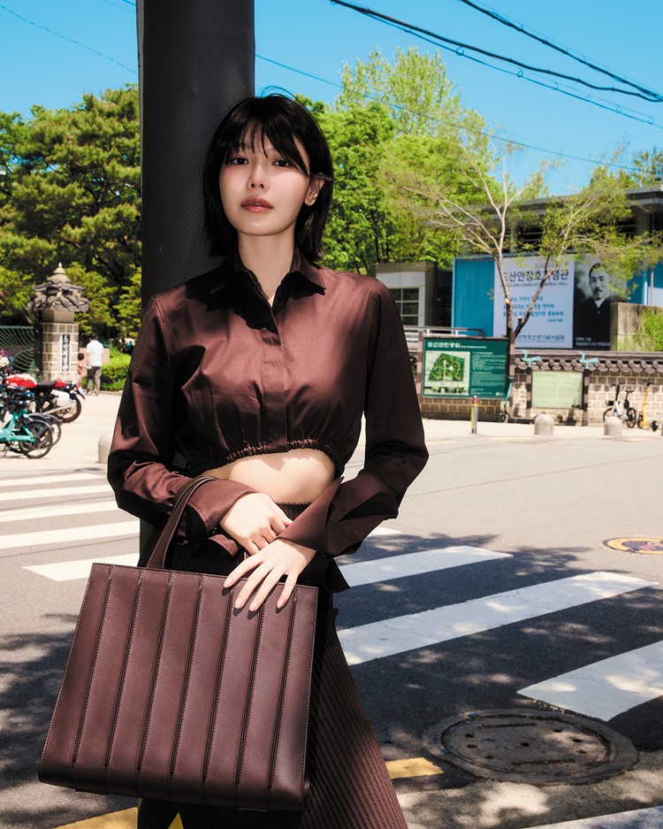 10年人氣不減！Max Mara Whitney 包款3大魅力：融入建築美學、實用大容量