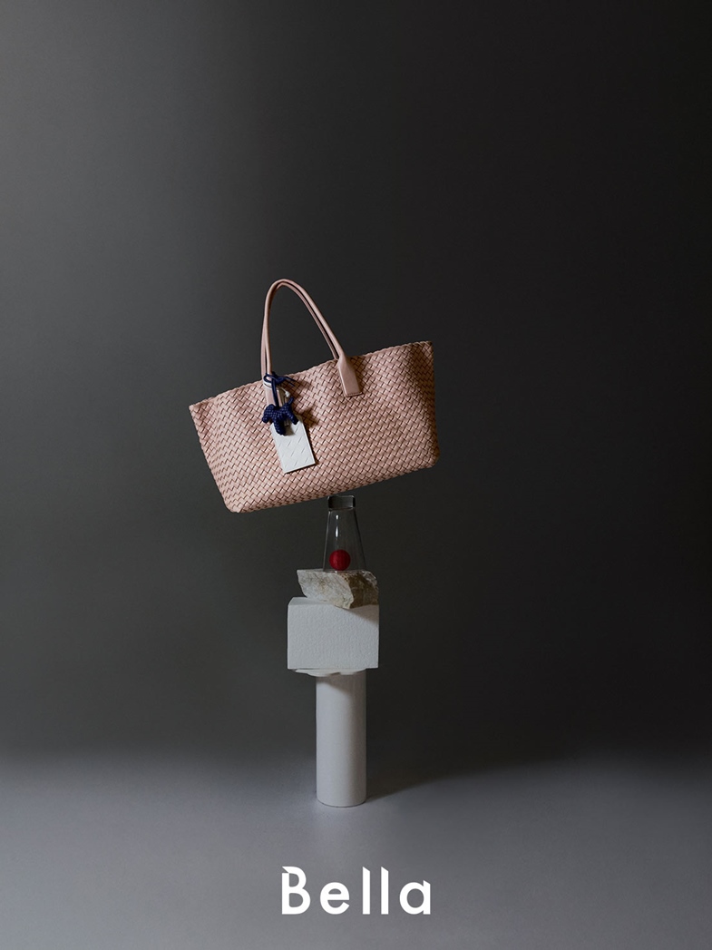 Bottega Veneta包包必收5款推薦！以黑白形象片致敬Intrecciato編織工藝50週年