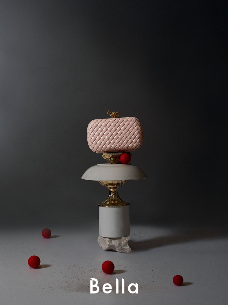 Bottega Veneta包包必收5款推薦！以黑白形象片致敬Intrecciato編織工藝50週年