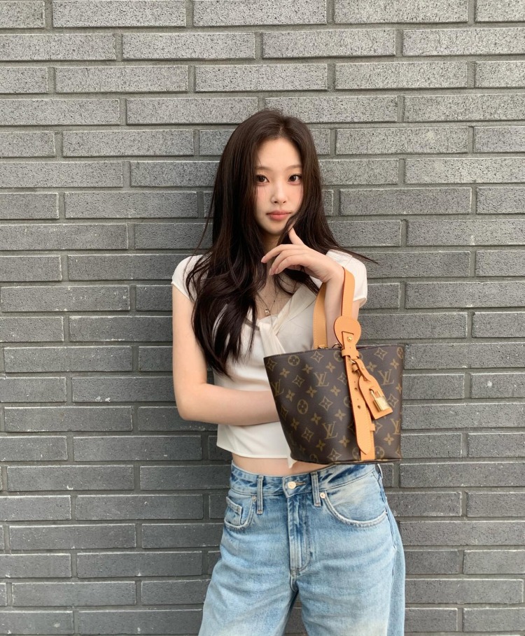 人生第一個LV老花包!最新「All in」水桶包,申敏兒穿搭愛用