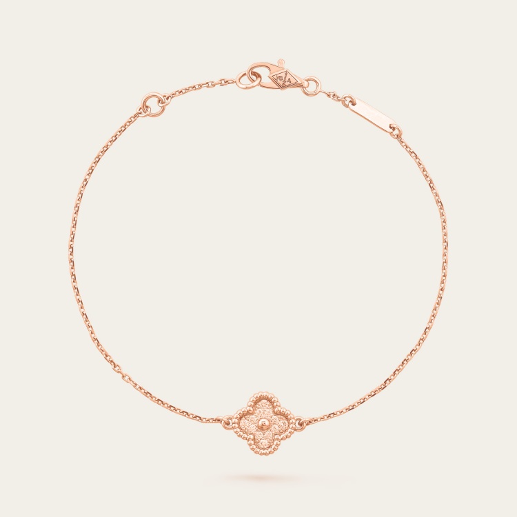 八萬內「18K玫瑰金手鍊」推薦10選！寶格麗、VCA，「這幾款」五萬入手