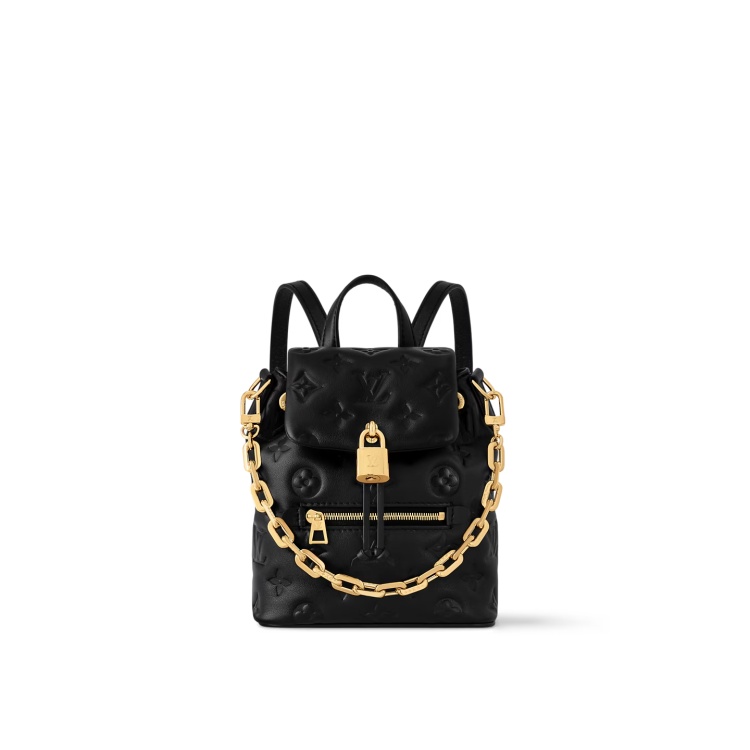 這款Coussin Backpack Mini以Monogram壓紋皮革製成，飽滿輪廓猶如一顆枕頭！
