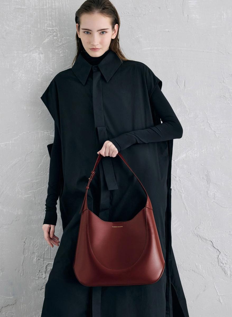 小CK通勤大包推薦Top8！極簡流浪包3千有找，「它」韓韶禧同款