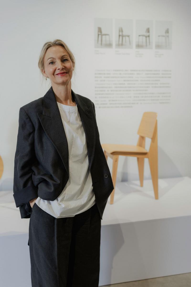 我們專訪到 Vitra 經典設計總監 Stine Liv Buur，她加入團隊逾 10 年，擁有豐富的工作經驗，帶領我們重新爬梳品牌歷史，更深度地探討其經典性。