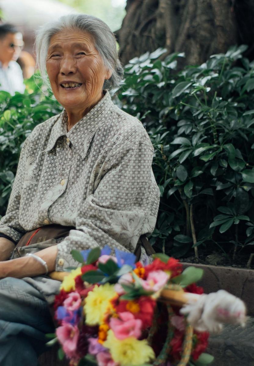 你可能在什麼時候需要出租老奶奶：當你需要保母時、當你需要和家人出櫃時、當你需要解決家庭問題、當你需要有人幫你煮菜時、當你突然病倒時、當你想找人聊天時，當你想念離世奶奶時。