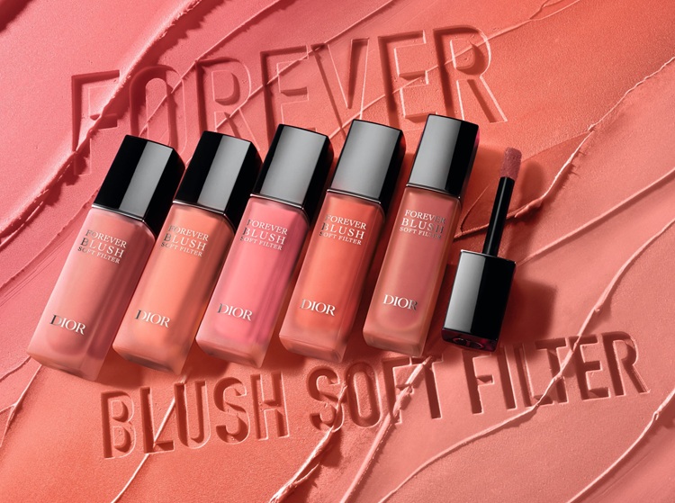 Dior 2025年夏季彩妝新品：超完美微醺腮紅露，六款色號質地絲霧