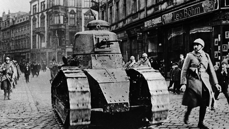 【腕錶小教室】卡地亞Tank為何經典百年？從黛妃到安迪沃荷，6大魅力&延伸系列一篇解析