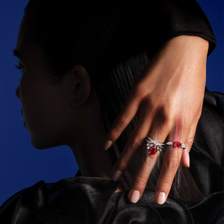 宋慧喬、孫藝珍主演御用珠寶Chaumet，將經典「約瑟芬」換上紅寶及珍珠新款，妝點你的紅色新年