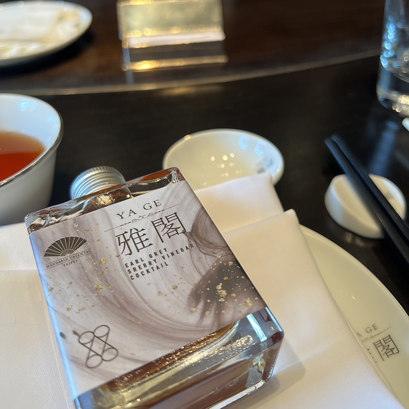 WAT紅到五星飯店！進軍文華東方米其林中餐廳「雅閣」搭擋大閘蟹季，連老饕都難抗拒！