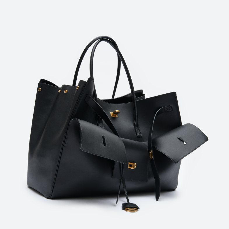 Balenciaga下一個IT Bag是它！以秒殺包款Rodeo為靈感，2024秋冬這款「口袋包」準備再次賣翻！