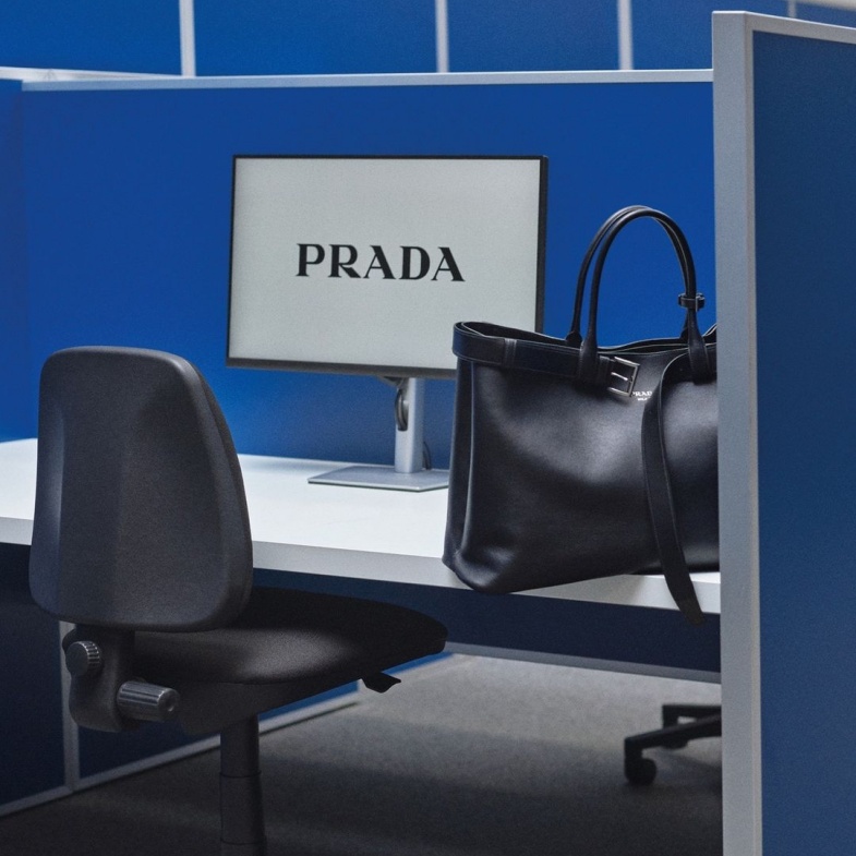 Lyst 2023第四季「精品熱門榜」十大揭曉！Prada熱搜第一，Loewe麥教授、BV狗仔照大獲好評！