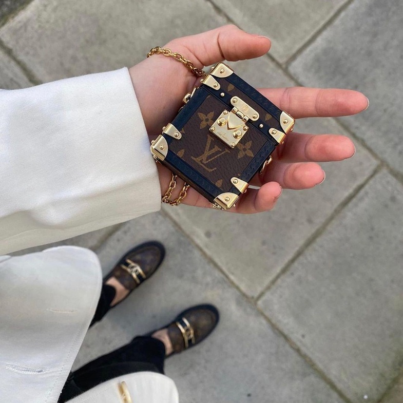 airpods小包竟然可以這樣搭！除了Chanel、LV、Dior連平價版的都整理給你！