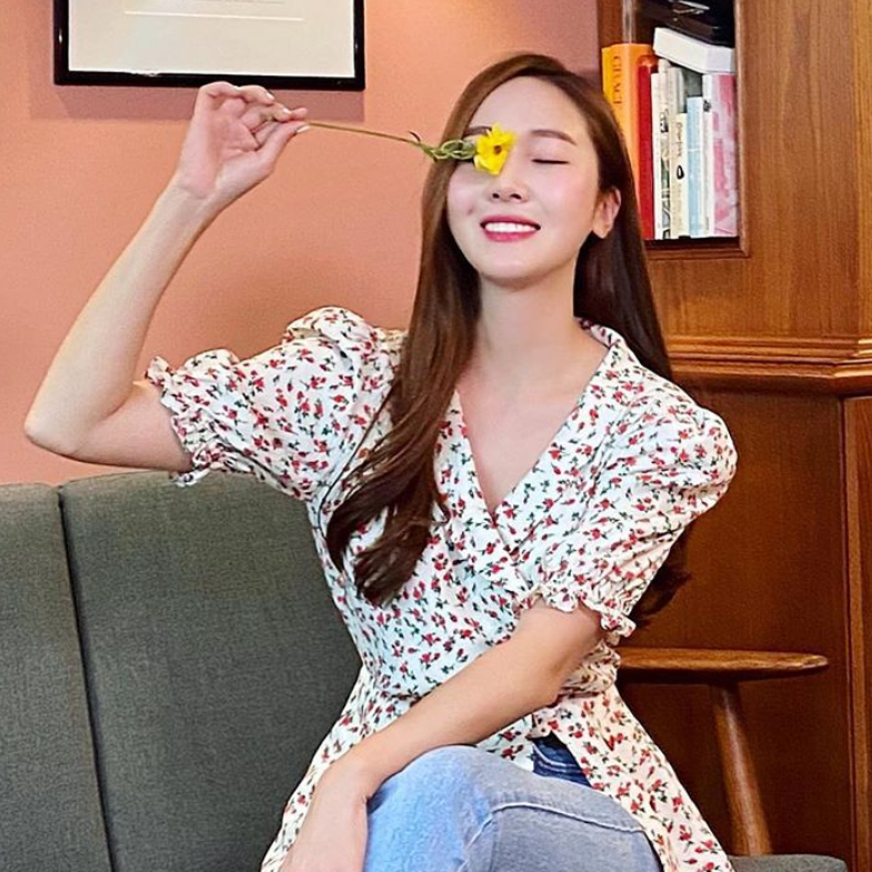 Jessica靠3種「V領單品」顯瘦！女神親授75%男生最愛的「鎖骨」、「天鵝頸」穿搭技巧